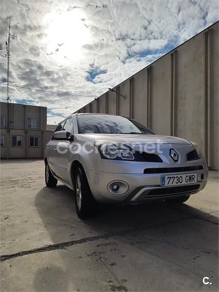 Gris / plata Usado 2010 Renault Koleos Expression SUV | 5500 € (Precio justo) - Imagen 1/4