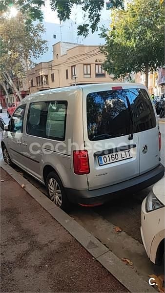Usado VW Caddy Trendline 150 CV (110 kW) 2018 Gris / plata Monovolumen