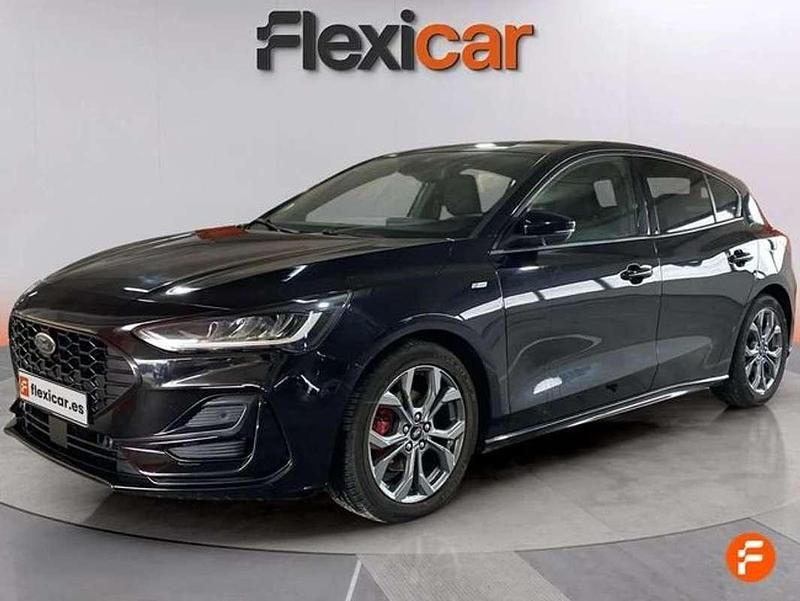 Usado Ford Focus ST-Line X 125 CV (91 kW) 2023 Negro Familiar