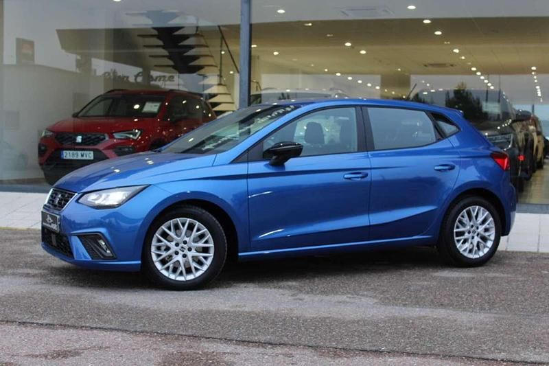 Usado Seat Ibiza FR 116 CV (85 kW) 2024 Azul Utilitario