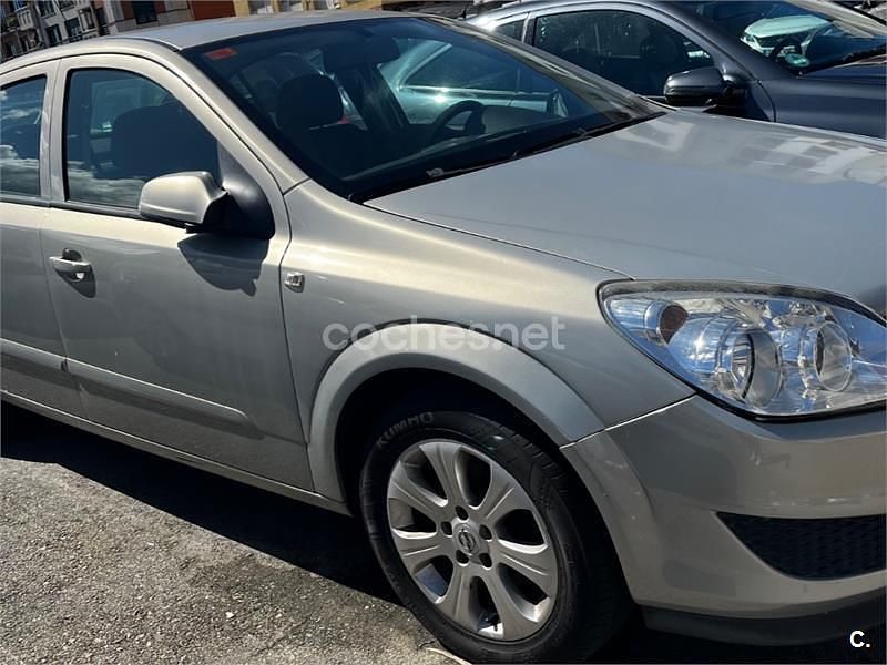 Usado Opel Astra Enjoy 115 CV (84 kW) 2008 Beige Berlina