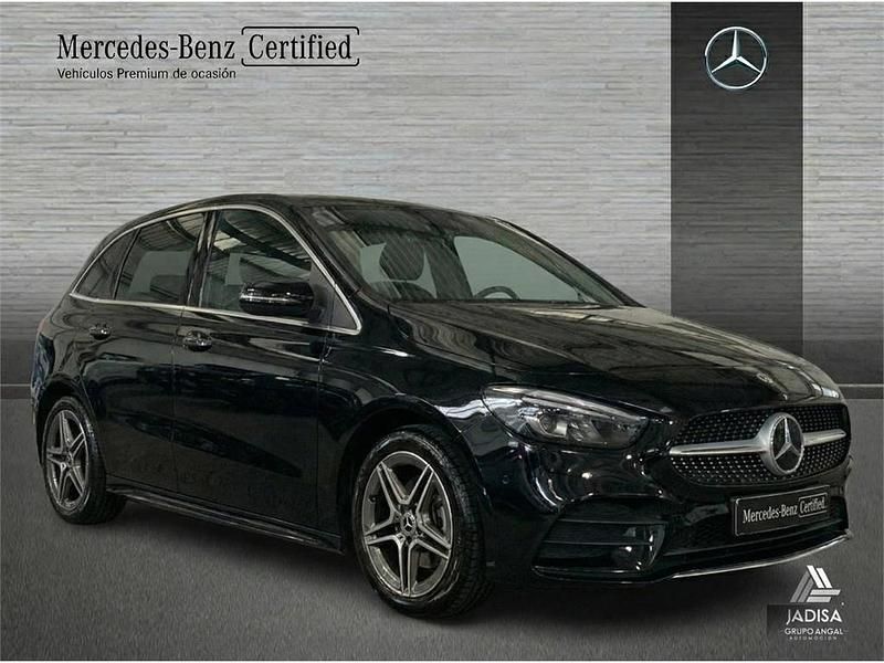 Usado Mercedes B180 136 CV (100 kW) 2022 Negro Monovolumen
