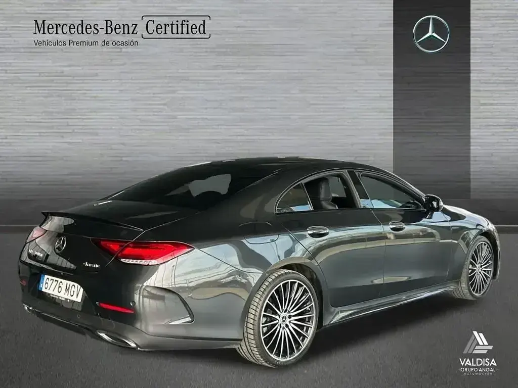 Usado Mercedes CLS300 AMG line 265 CV (194 kW) 2023 Gris Berlina