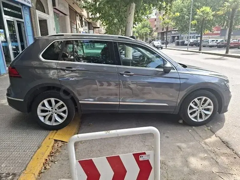 Usado VW Tiguan Advance 150 CV (110 kW) 2019 Gris / plata SUV