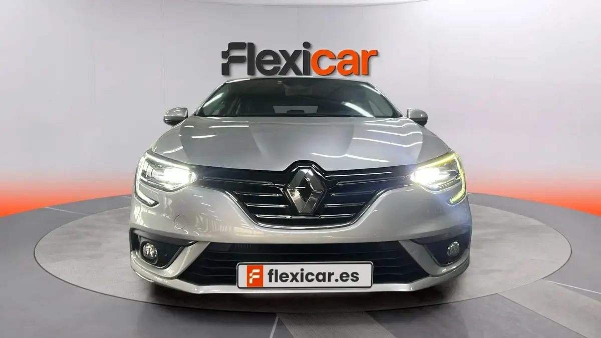 Usado Renault Mégane Zen 132 CV (97 kW) 2016 Gris Berlina