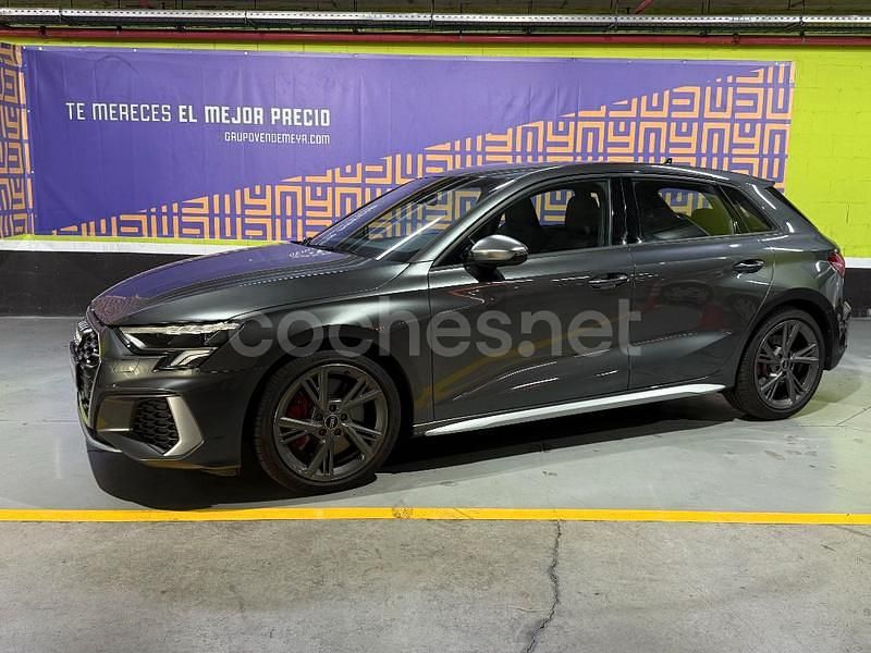 Gris / plata Usado 2022 Audi A3 Berlina | 39.990 € (Un poco caro) - Imagen 1/4