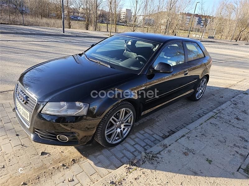 Negro Usado 2009 Audi A3 Ambition Berlina | 5900 € (Buen precio) - Imagen 1/4