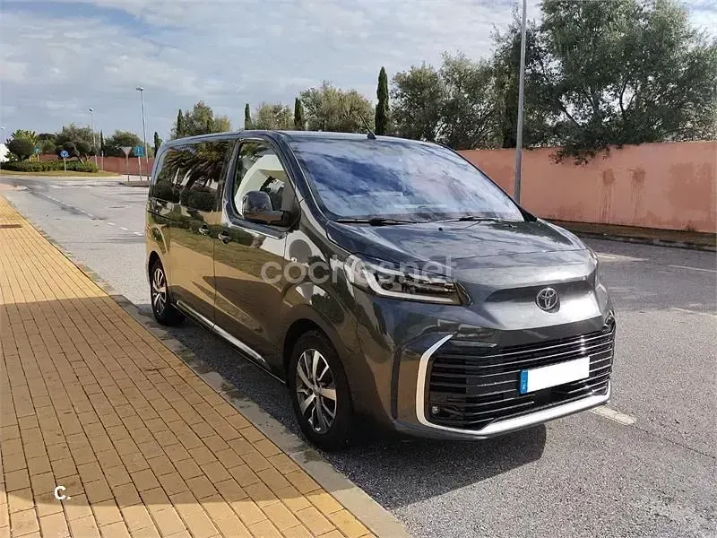 Usado Toyota Proace Verso Advance 144 CV (105 kW) 2024 Gris / plata Familiar