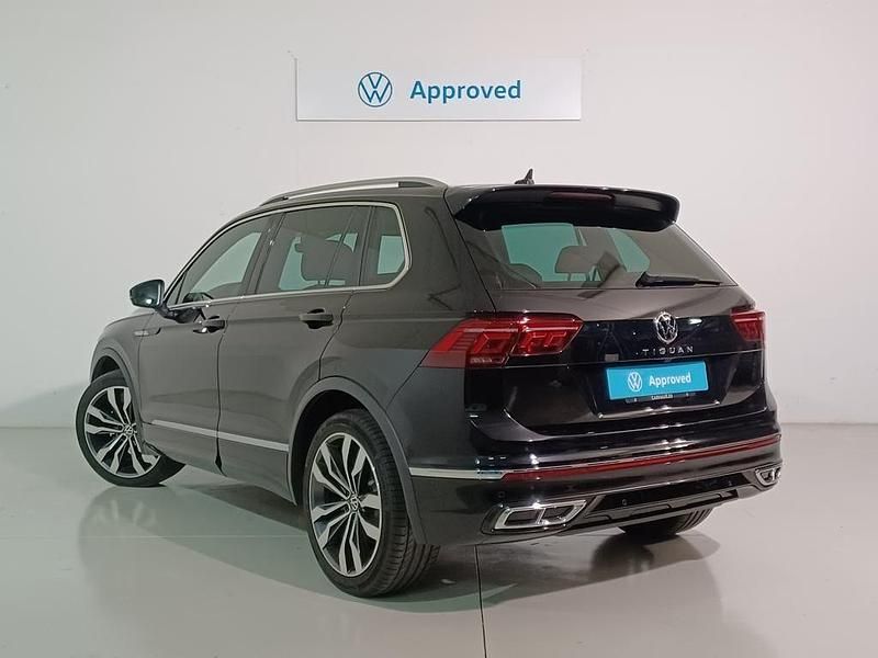 Usado VW Tiguan R-line 150 CV (110 kW) 2020 Negro SUV