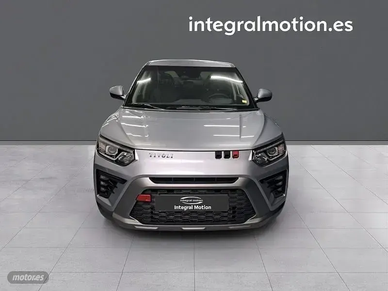 Usado KGM Tivoli 135 CV (99 kW) 2025 Gris / plata SUV