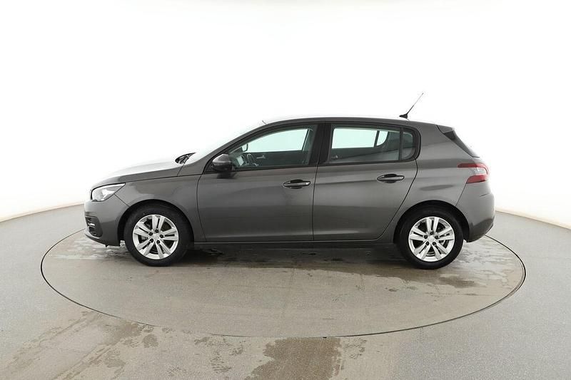 Usado Peugeot 308 Active 131 CV (96 kW) 2021 Gris Utilitario