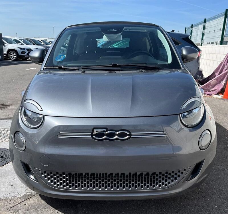 Usado Fiat 500e Icon 86 kW (118 CV) 2022 Gris Utilitario