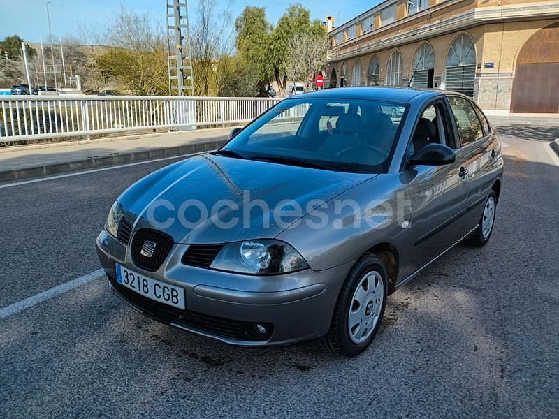 Beige Usado 2003 Seat Ibiza Stella Berlina | 2000 € (Precio justo) - Imagen 1/4