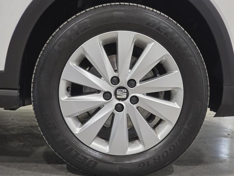 Usado Seat Arona Ecomotive 95 CV (69 kW) 2018 Blanco SUV