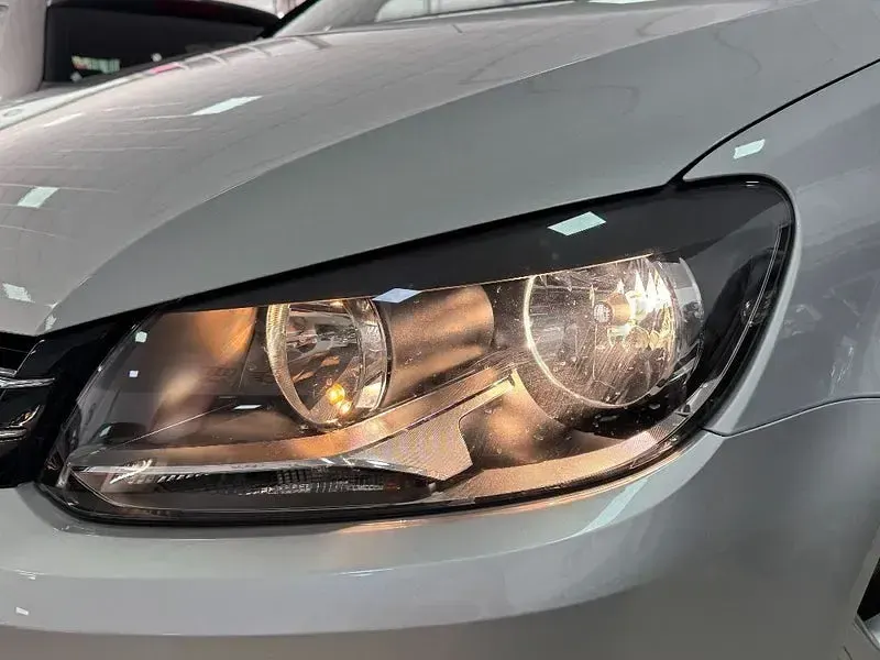 Usado VW Touran Advance 140 CV (102 kW) 2013 Gris / plata Monovolumen