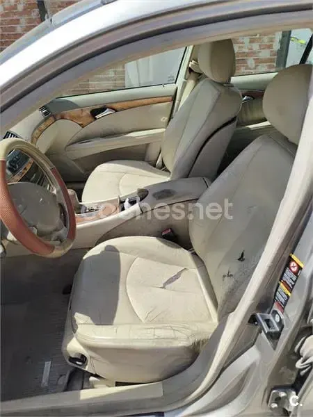 Usado Mercedes E320 Elegance 224 CV (164 kW) 2006 Gris / plata Familiar