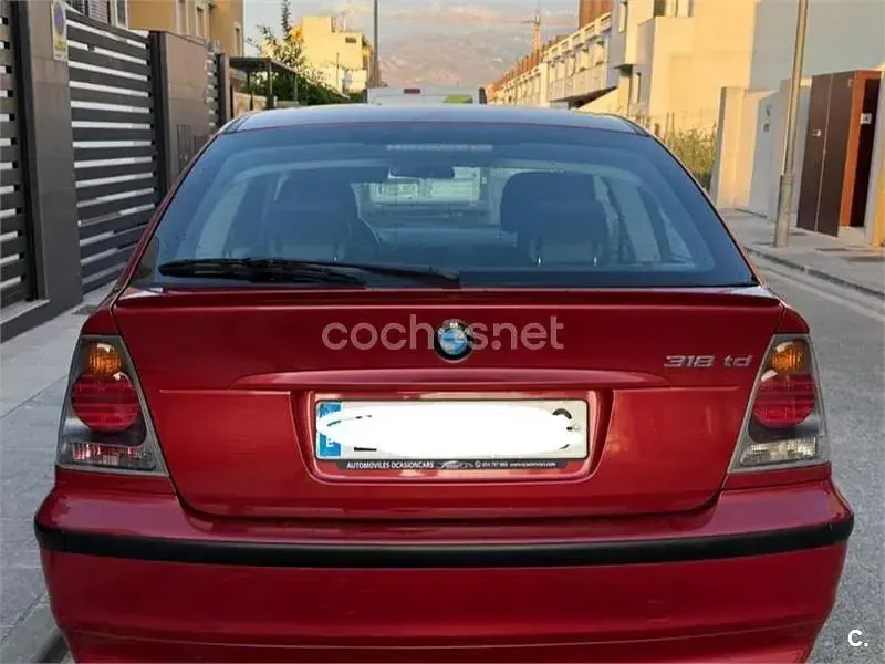 Usado BMW 318 115 CV (84 kW) 2003 Granate Berlina