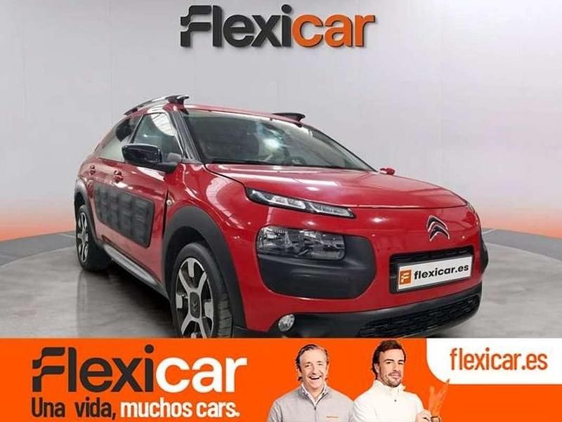 Usado Citroën C4 Cactus Shine 99 CV (72 kW) 2017 Rojo Utilitario