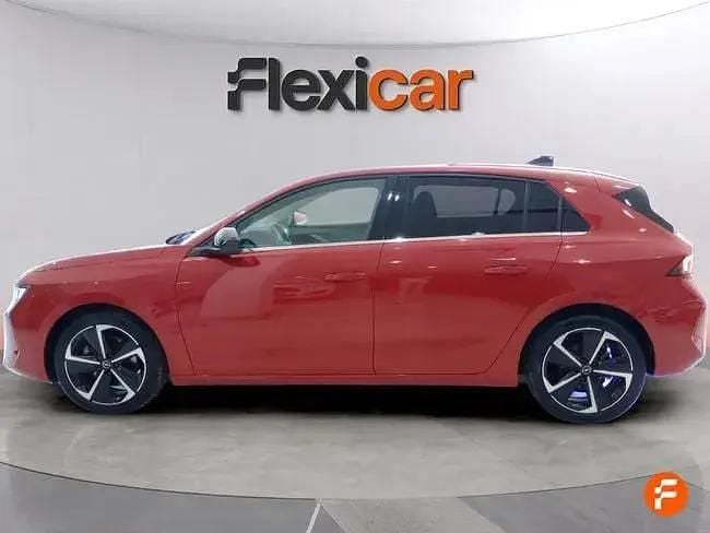 Usado Opel Astra Elegance 130 HP (95 kW) 2023 Vermelho Sedan
