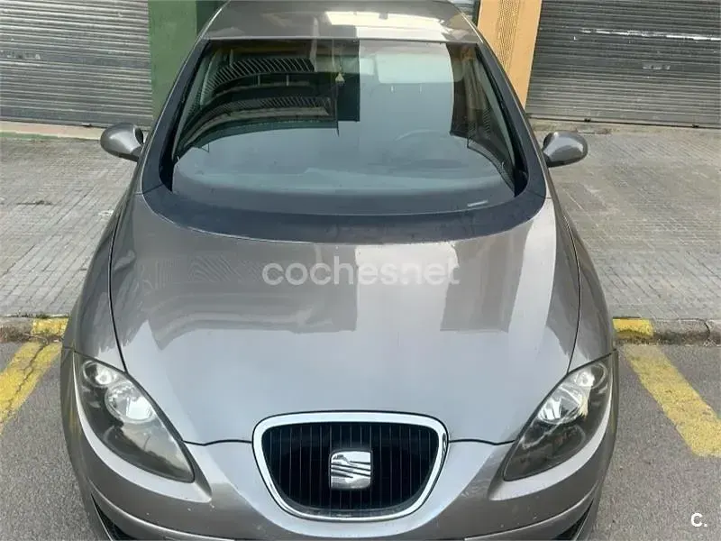 Usado Seat Altea Sport 140 CV (102 kW) 2007 Gris / plata Monovolumen