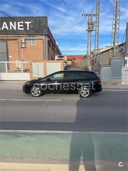 Usado Opel Astra Business Elegance 145 CV (106 kW) 2021 Negro Familiar