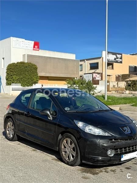 Usado Peugeot 207 110 CV (80 kW) 2006 Negro Berlina