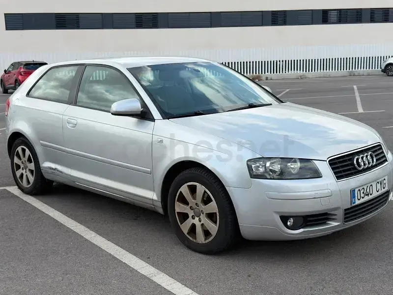 Usado Audi A3 Ambition 105 CV (77 kW) 2004 Gris / plata Utilitario