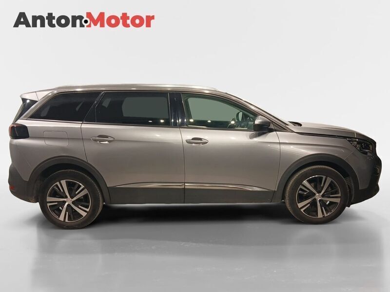 Usado Peugeot 5008 Allure 130 CV (95 kW) 2020 Gris Monovolumen