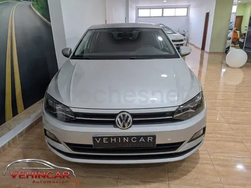 Usado VW Polo Advance 95 CV (69 kW) 2020 Gris / plata Utilitario