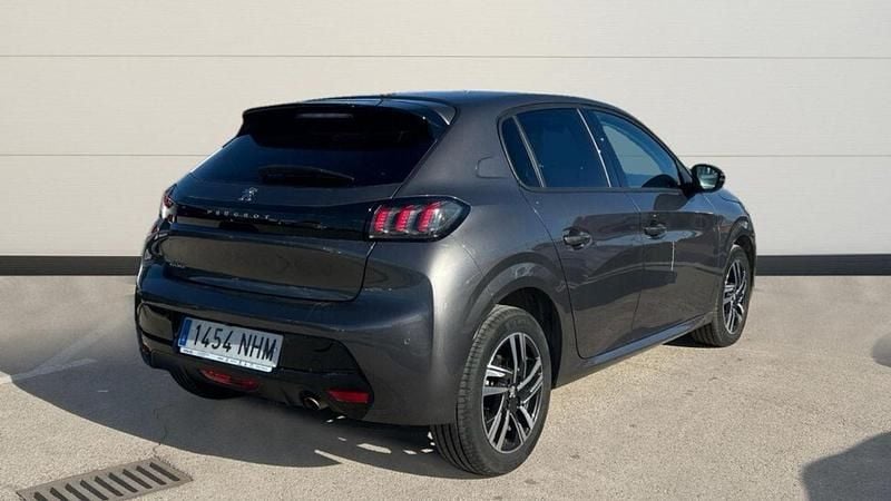 Usado Peugeot 208 Allure 100 CV (73 kW) 2022 Gris Utilitario