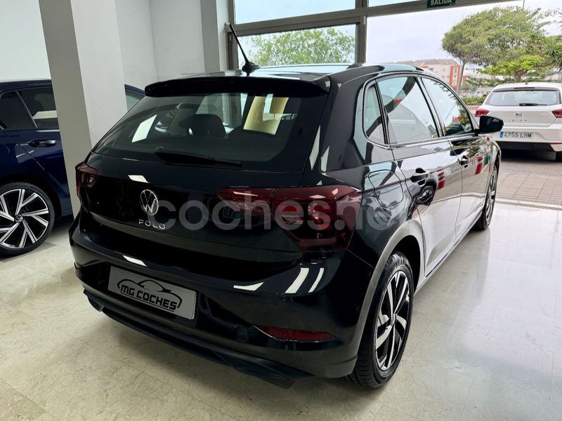 Usado VW Polo Life 95 CV (69 kW) 2022 Negro Berlina