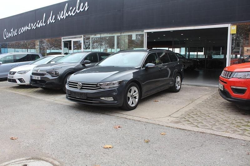 Usado VW Passat R-line 192 CV (141 kW) 2020 Gris Familiar