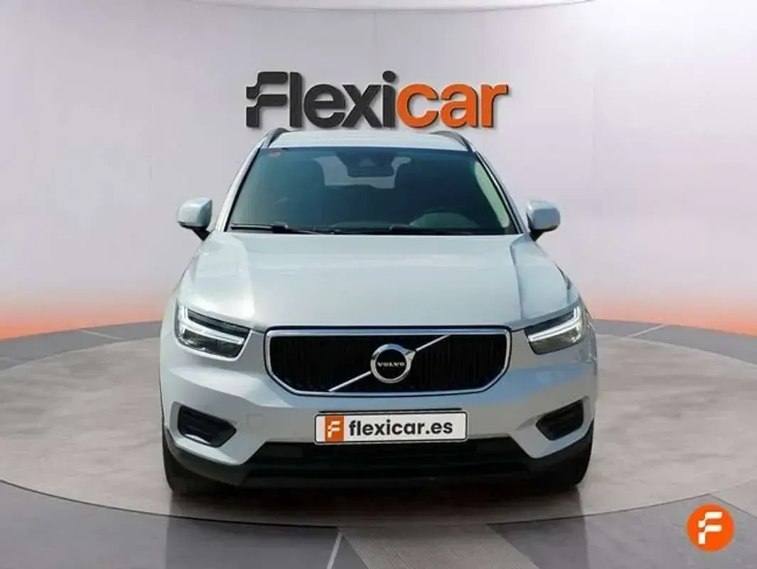 Usado Volvo XC40 Momentum 163 CV (119 kW) 2019 Blanco SUV