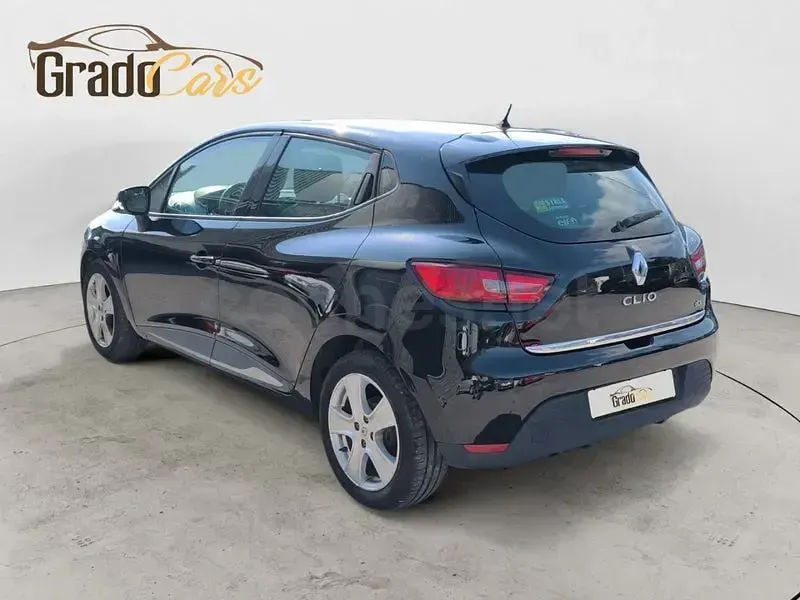 Usado Renault Clio IV Dynamique 90 CV (66 kW) 2013 Negro Berlina