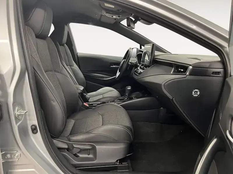 Usado Toyota Corolla Style 196 CV (144 kW) 2025 Gris