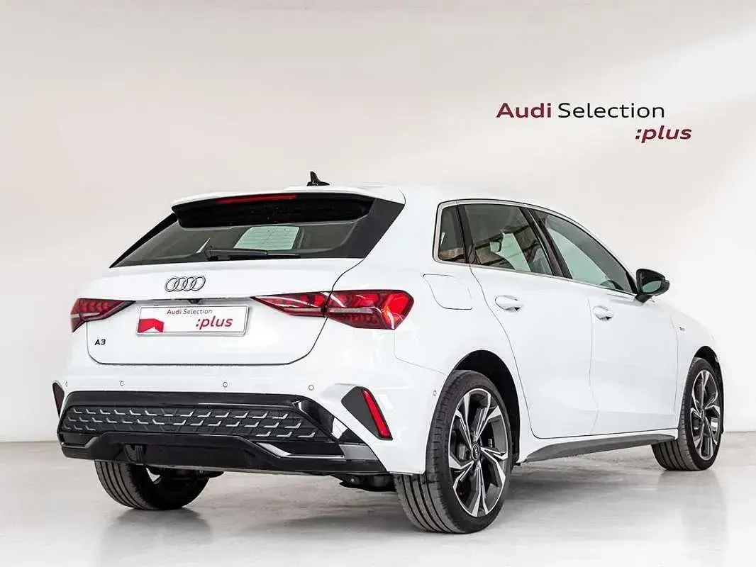 Usado Audi A3 Sportback e-tron S-Line 204 CV (150 kW) 2025 Blanco Utilitario