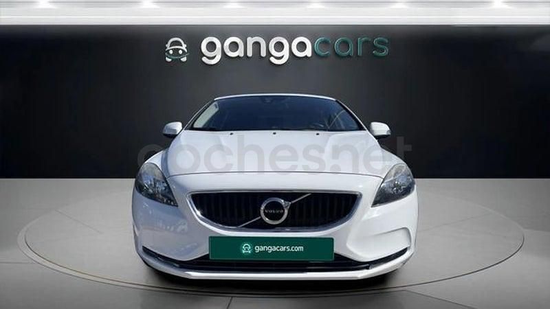 Usado Volvo V40 Momentum 122 CV (89 kW) 2017 Blanco Berlina