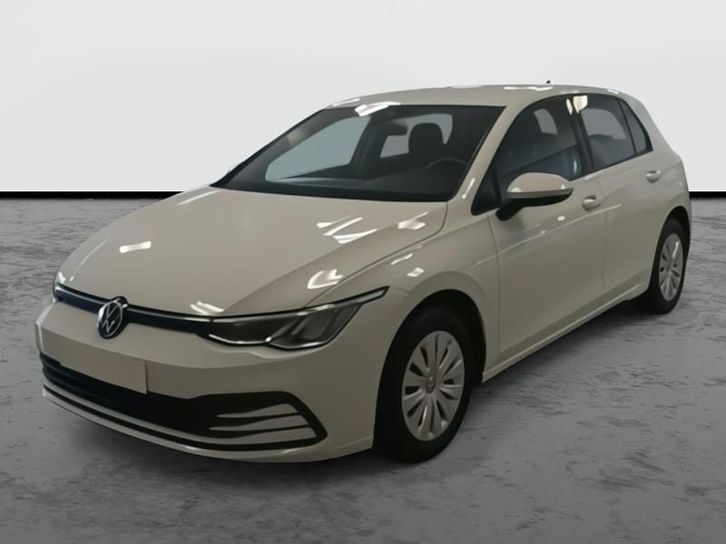 Usado VW Golf VIII Trendline 110 CV (80 kW) 2022 Blanco puro Utilitario