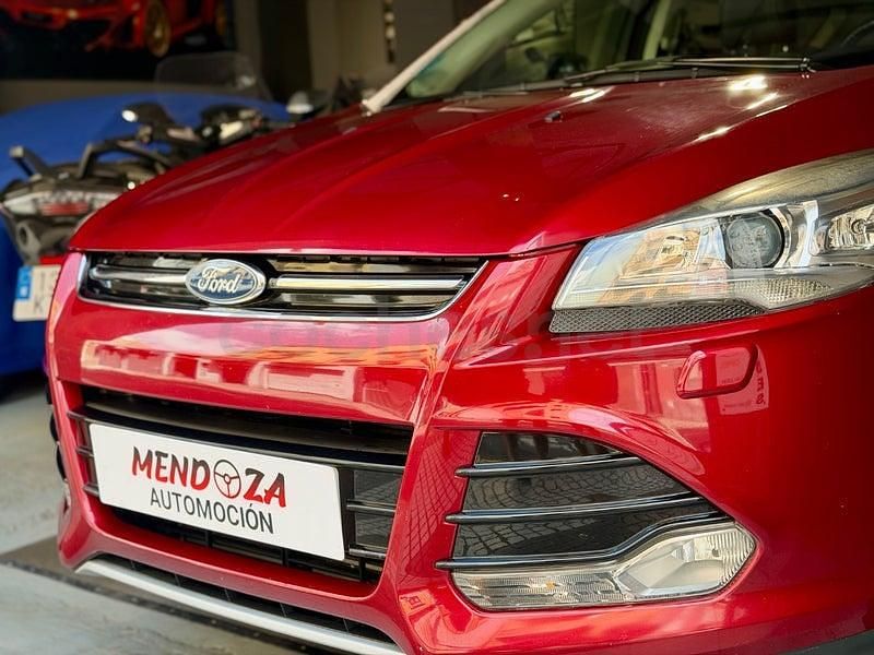 Usado Ford Kuga Business Edition 150 CV (110 kW) 2016 Granate SUV