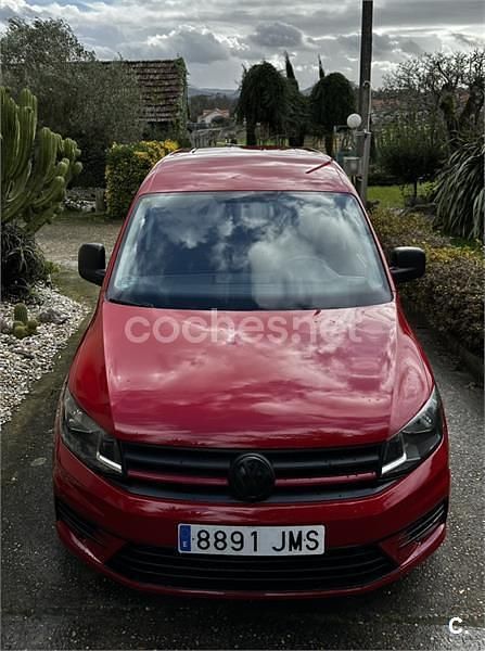 Usado VW Caddy Beach 102 CV (75 kW) 2016 Rojo Monovolumen