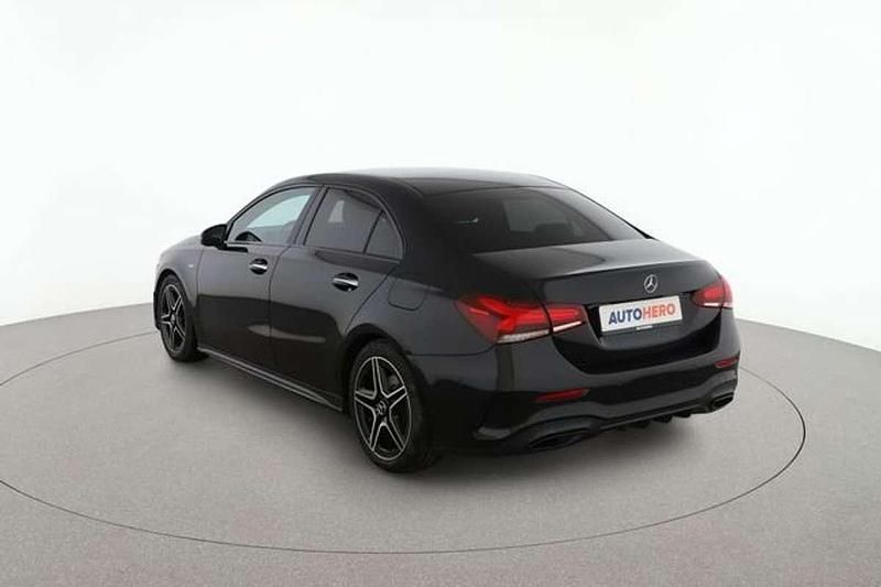 Usado Mercedes A200 AMG line 165 CV (121 kW) 2022 Negro Berlina