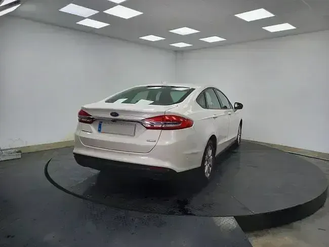 Usado Ford Mondeo Trend 188 CV (138 kW) 2020 Blanco Berlina
