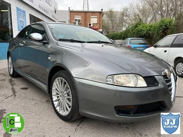 Usado Alfa Romeo GT Distinctive 165 CV (121 kW) 2005 Gris / plata Coupe