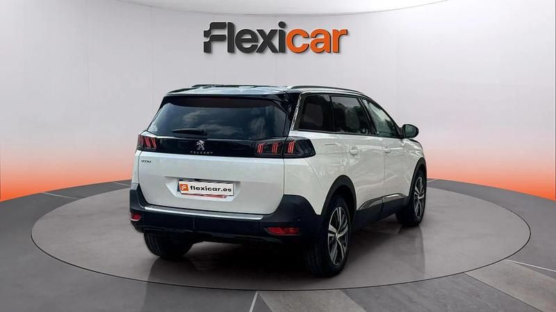 Usado Peugeot 5008 Allure 131 CV (96 kW) 2020 Blanco Monovolumen