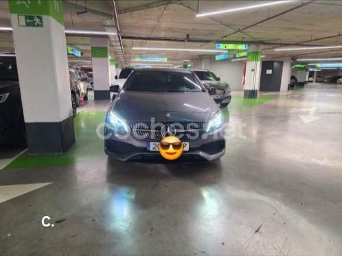 Usado Mercedes A180 122 CV (89 kW) 2017 Gris / plata Berlina