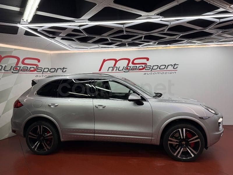 Usado Porsche Cayenne Turbo 500 CV (367 kW) 2013 Gris / plata SUV