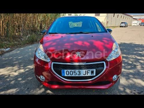Granate Usado 2015 Peugeot 208 Access Utilitario | 5990 € (Precio justo) - Imagen 1/4