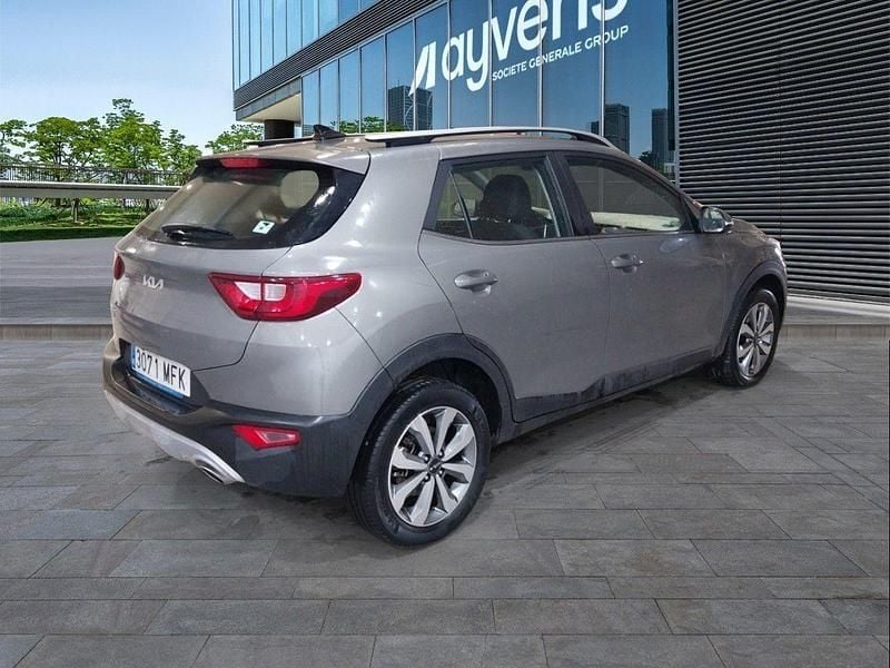 Usado Kia Stonic Plus 120 CV (88 kW) 2023 Verde SUV