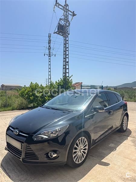 Negro Usado 2012 Ford Focus Titanium Berlina | 6500 € (Precio justo) - Imagen 1/4