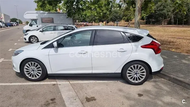 Usado Ford Focus Trend 150 CV (110 kW) 2012 Blanco Berlina